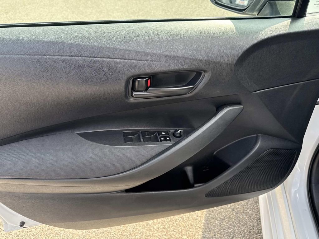 Used 2023 Toyota Corolla LE image 16