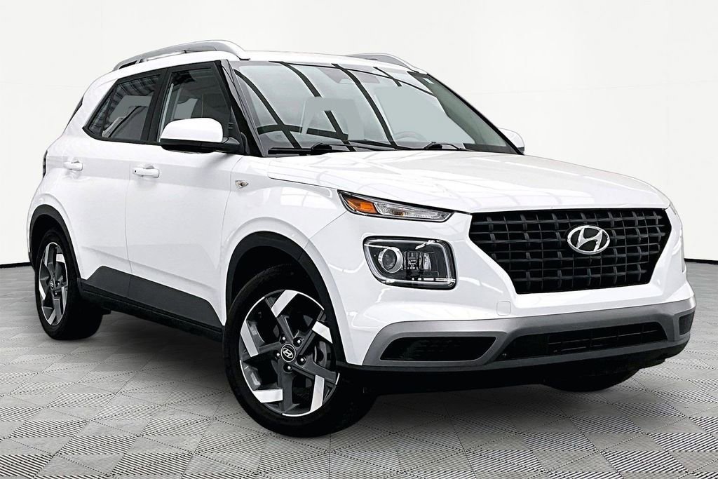 Used 2024 Hyundai Venue Limited FWD image 12