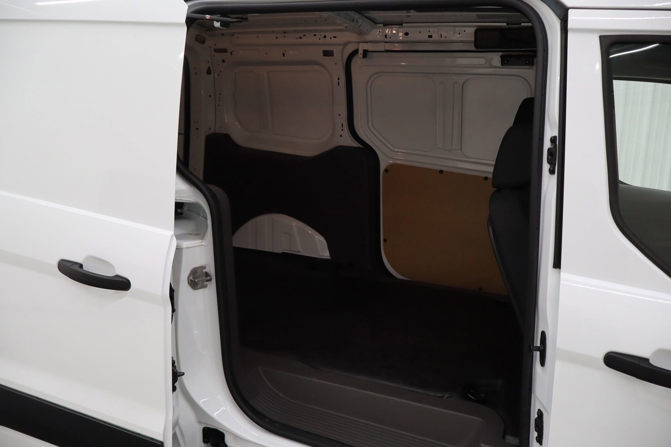 Certified 2023 Ford Transit Connect XL FWD image 30