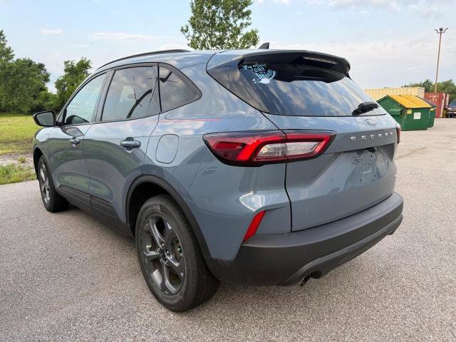 Certified 2025 Ford Escape ST-Line w/ Cold Weather Package AWD/4WD image 2