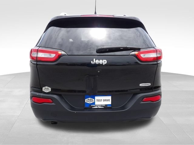 Used 2017 Jeep Cherokee Latitude FWD image 9