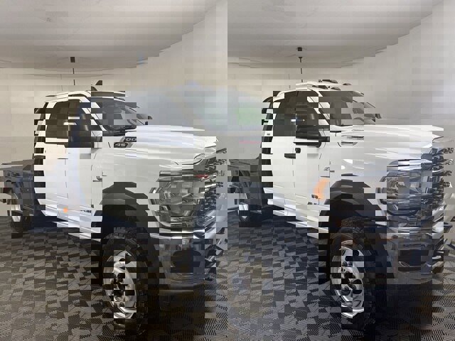 Used 2023 RAM 4500 SLT w/ Quick Order Package 2YG SLT image 6