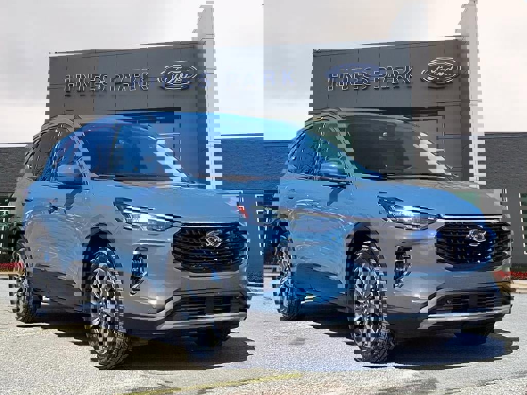 Certified 2023 Ford Escape Platinum w/ Class II Trailer Tow Package image 7