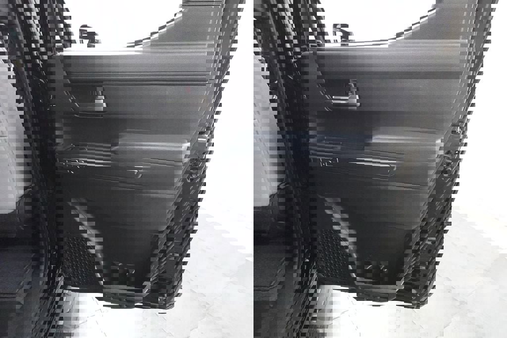 Used 2025 Toyota Tacoma TRD Sport AWD/4WD image 26