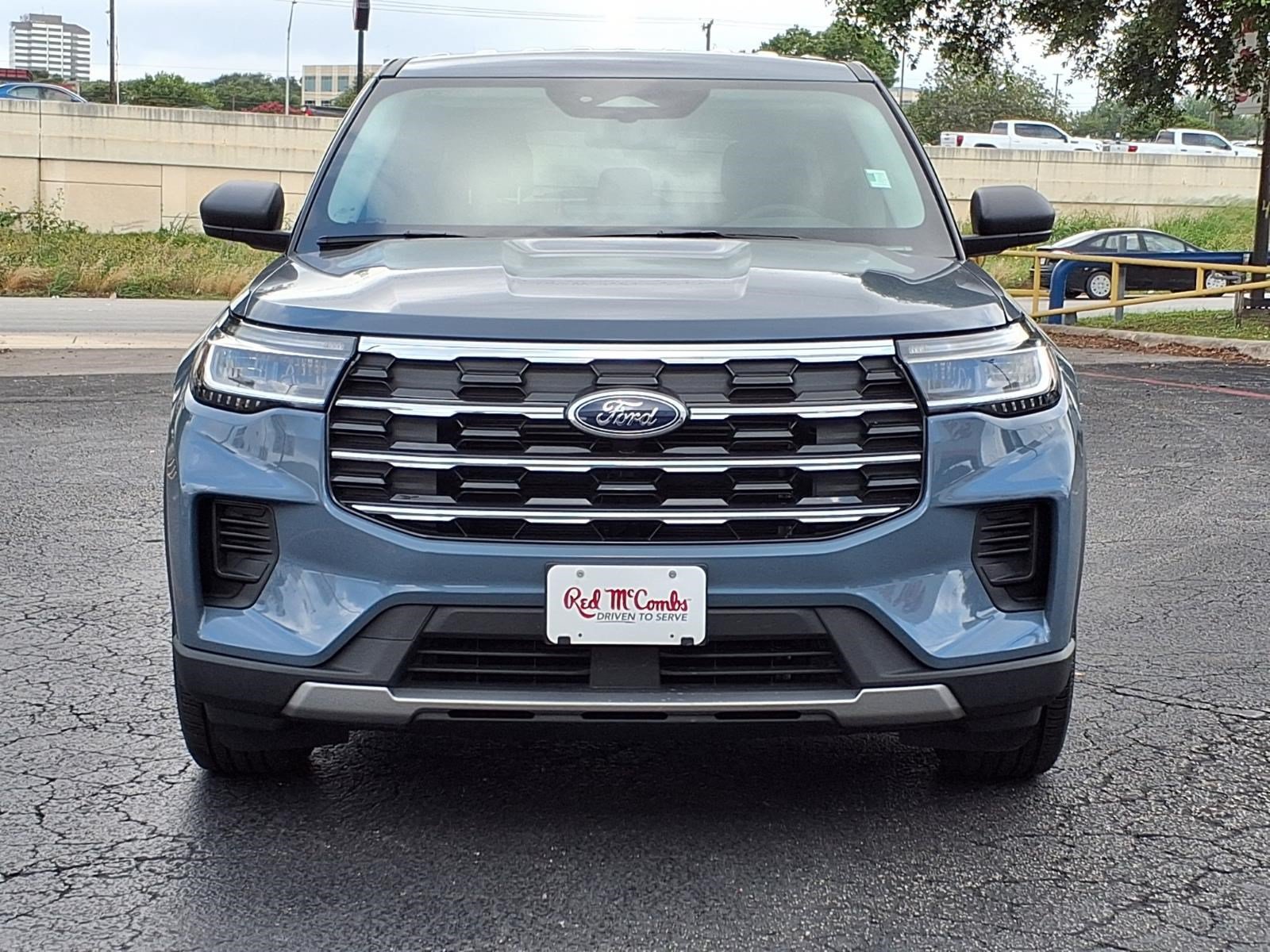 Certified 2026 Ford Explorer Active RWD image 2