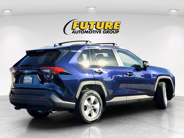 Used 2020 Toyota RAV4 XLE w/ All Weather Liner Package FWD image 4