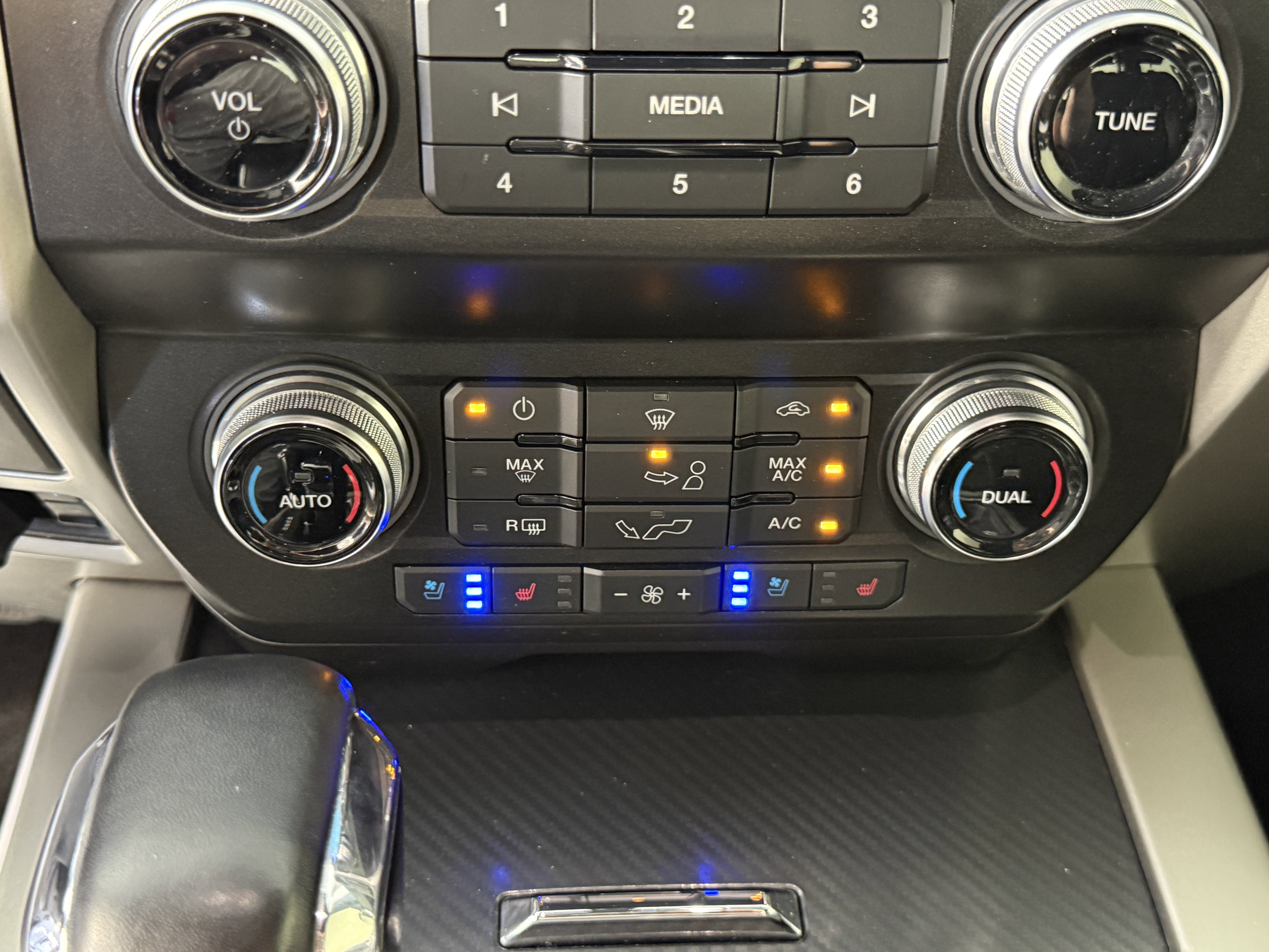 Certified 2020 Ford F150 Lariat w/ Equipment Group 502A Luxury AWD/4WD image 19
