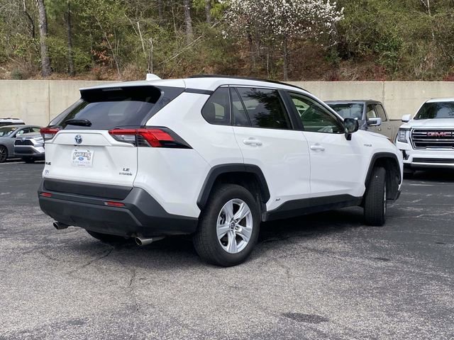 Used 2020 Toyota RAV4 LE image 3