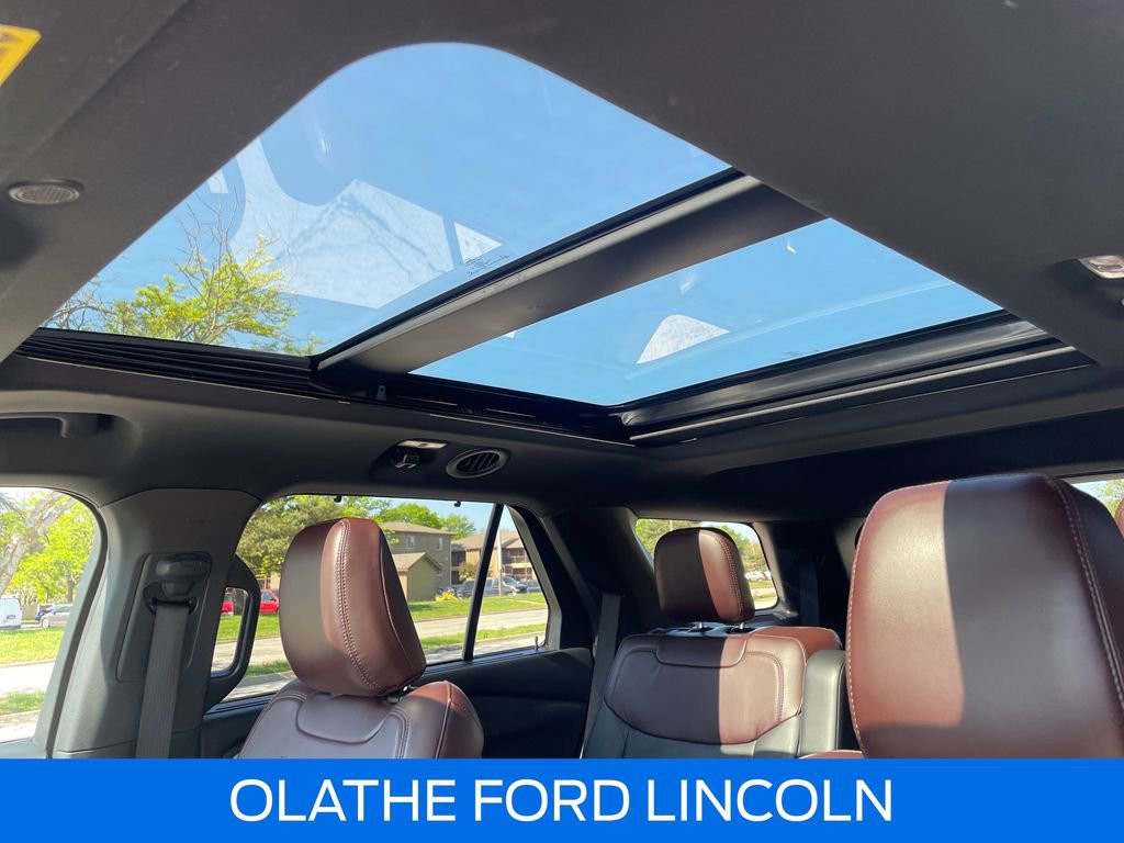 Certified 2020 Ford Explorer Platinum w/ Premium Technology Package AWD/4WD image 19