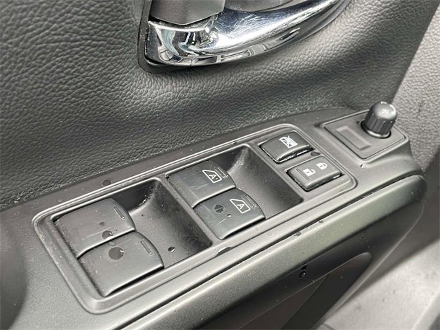 Used 2024 Nissan Titan PRO-4X w/ Off Road Protection Package image 15