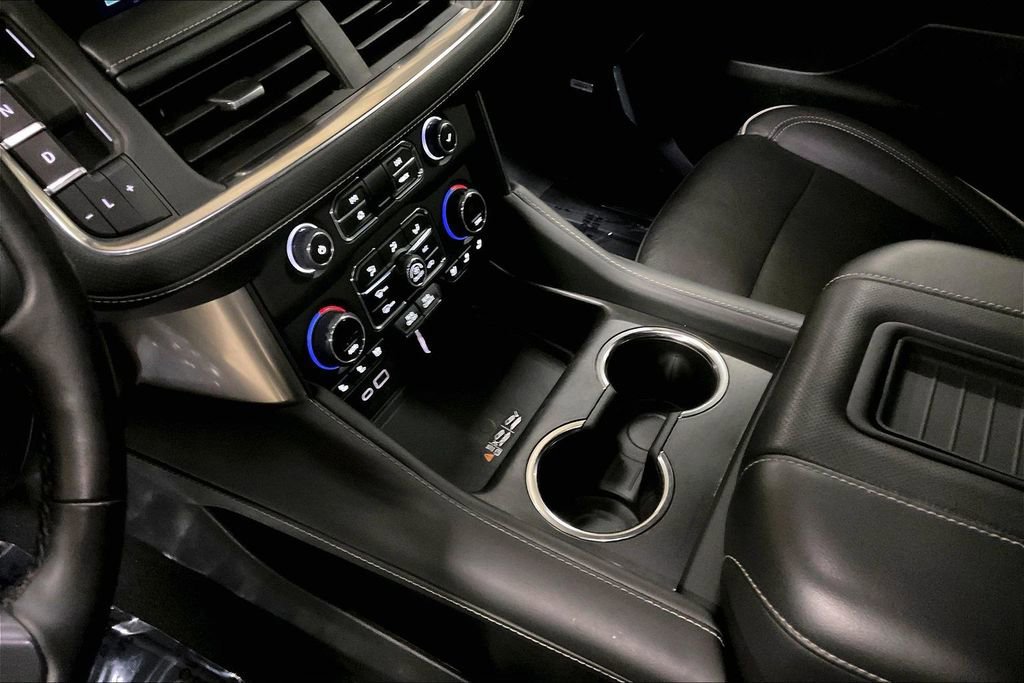 Used 2023 Chevrolet Suburban Premier image 16