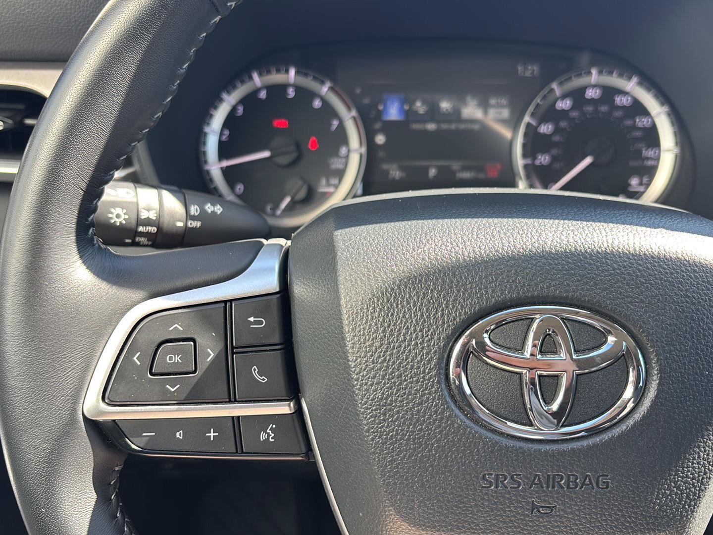 Used 2025 Toyota Highlander LE AWD/4WD image 18