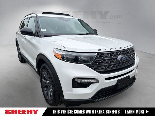 Certified 2023 Ford Explorer XLT w/ Equipment Group 202A AWD/4WD image 1