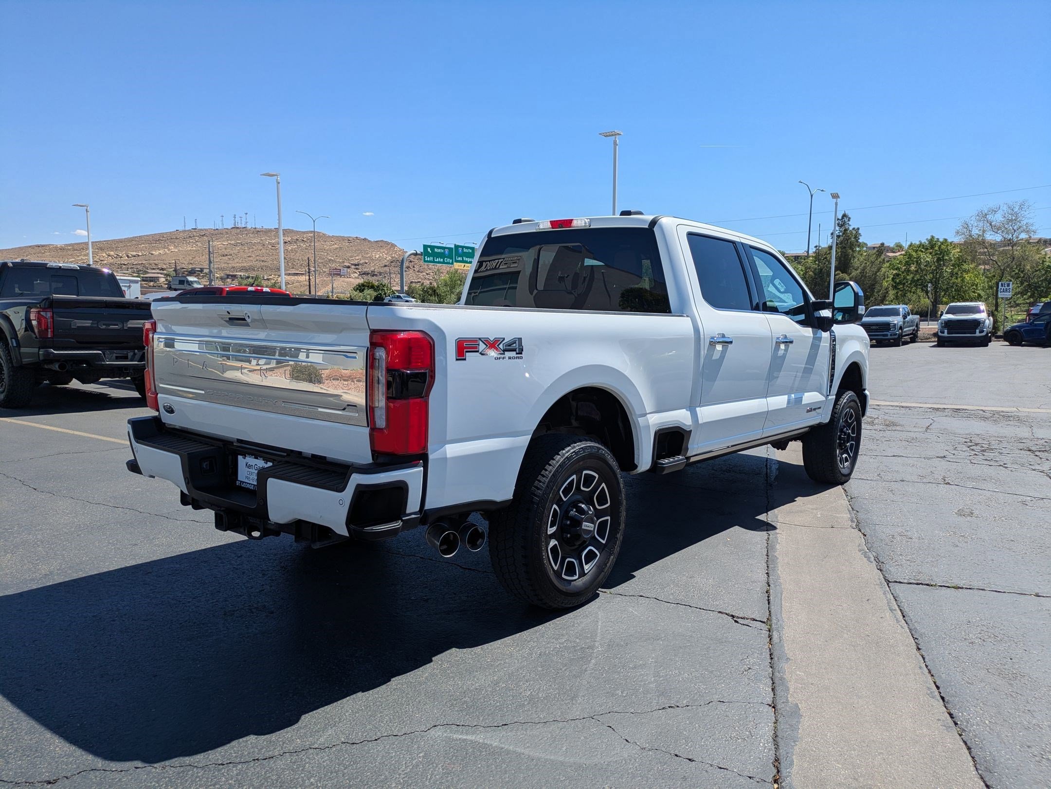 Certified 2023 Ford F250 Platinum w/ FX4 Off-Road Package AWD/4WD image 5