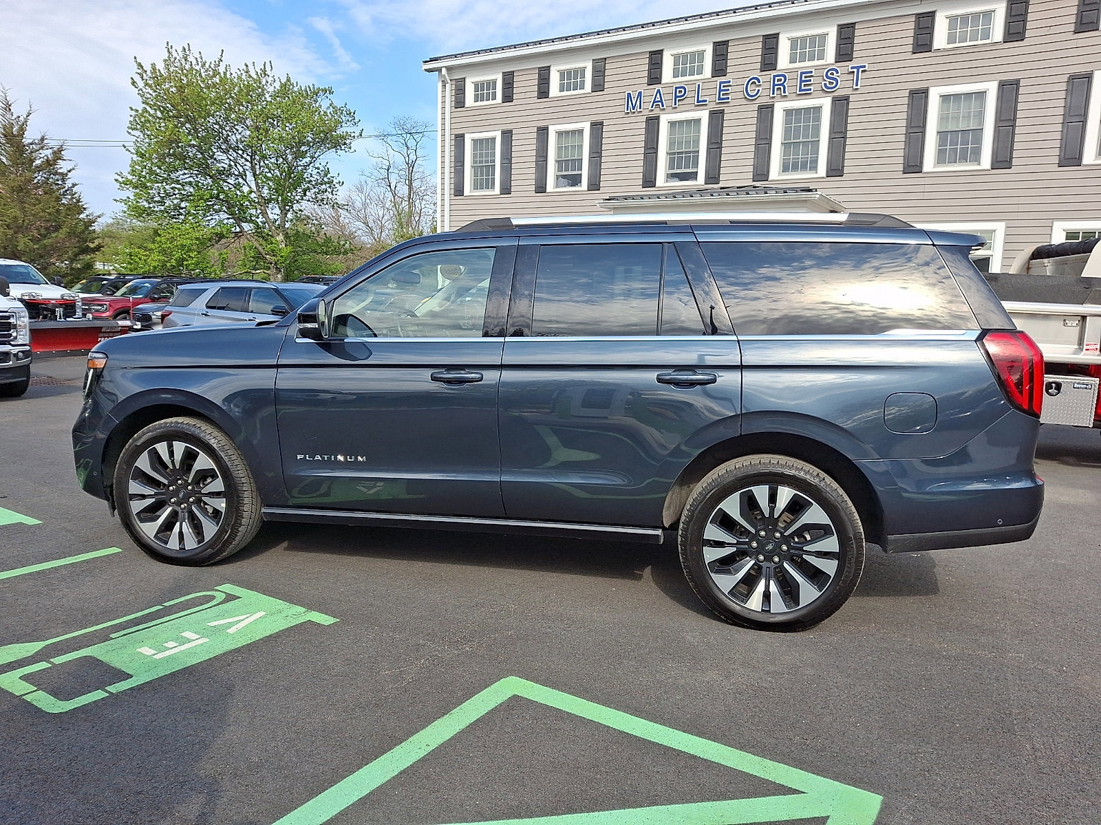 Certified 2025 Ford Expedition Platinum w/ Driver's Package AWD/4WD image 2