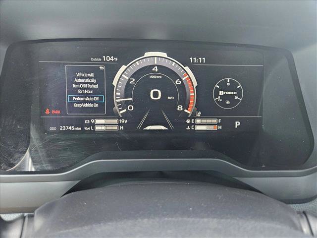 Used 2025 Toyota Tundra Limited AWD/4WD image 11