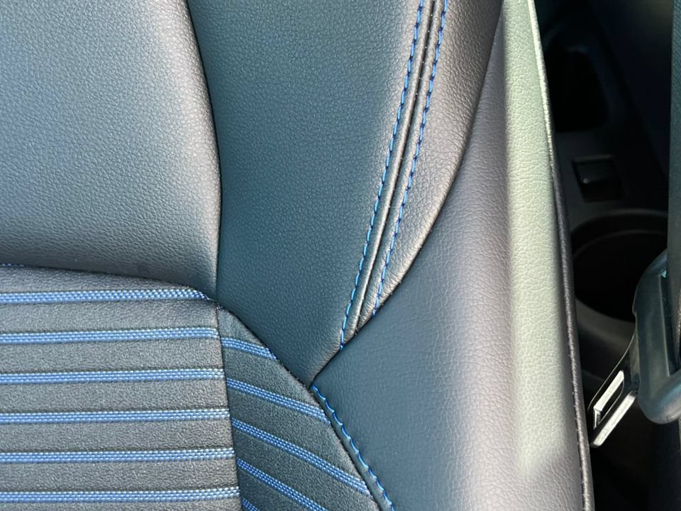 Used 2023 Toyota Corolla Cross AWD Hybrid image 11