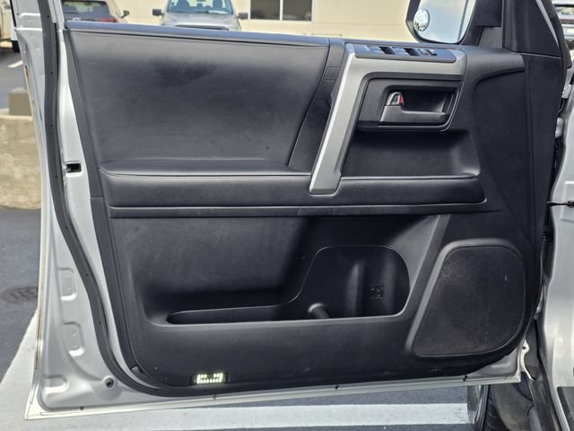 Used 2020 Toyota 4Runner SR5 Premium w/ Moonroof Package RWD image 16