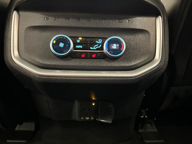 Certified 2025 Ford Expedition Platinum AWD/4WD image 35