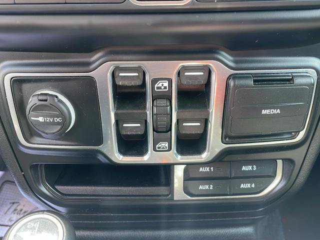 Used 2020 Jeep Wrangler Unlimited Sahara AWD/4WD image 20