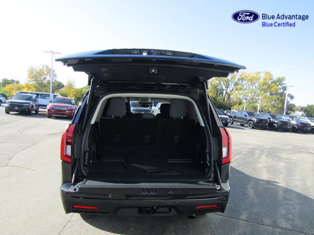 Certified 2025 Ford Expedition Active AWD/4WD image 15