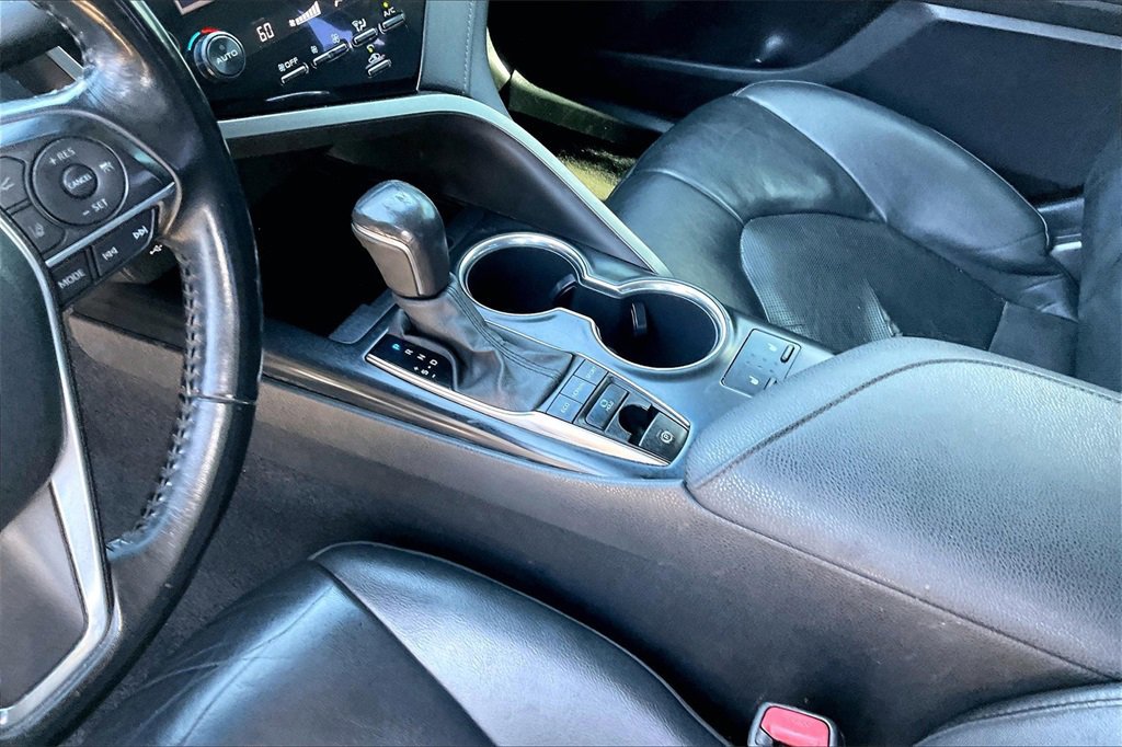 Used 2020 Toyota Camry XLE image 15