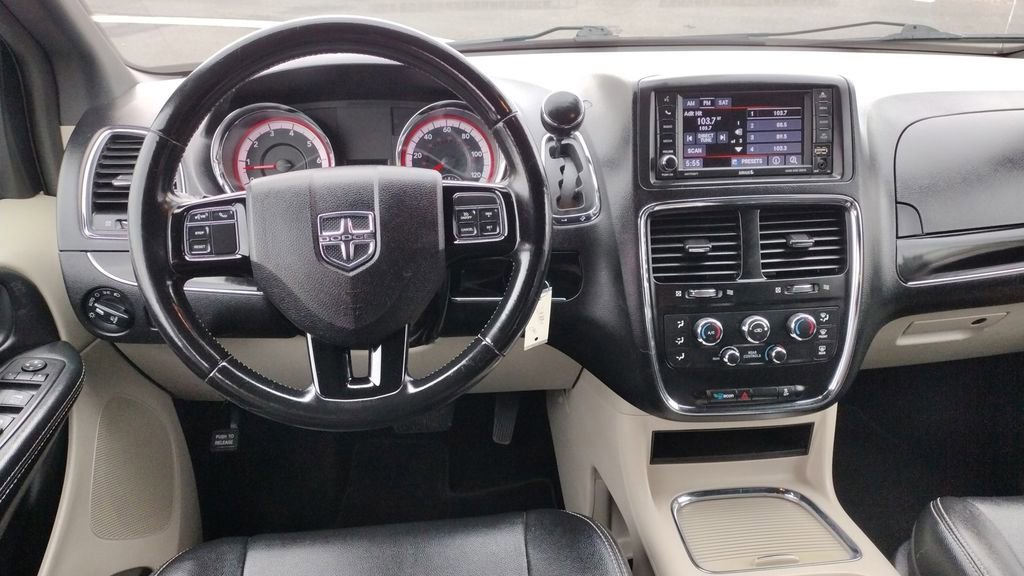 Used 2020 Dodge Grand Caravan SXT FWD image 18