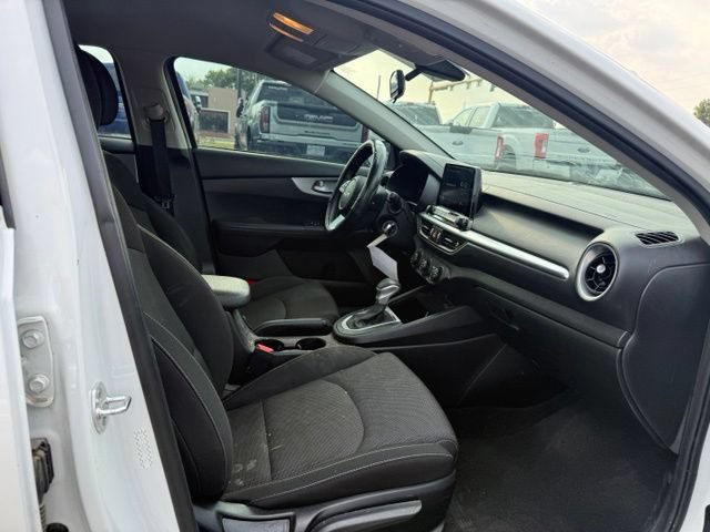 Used 2023 Kia Forte LXS w/ LXS Technology Package FWD image 12