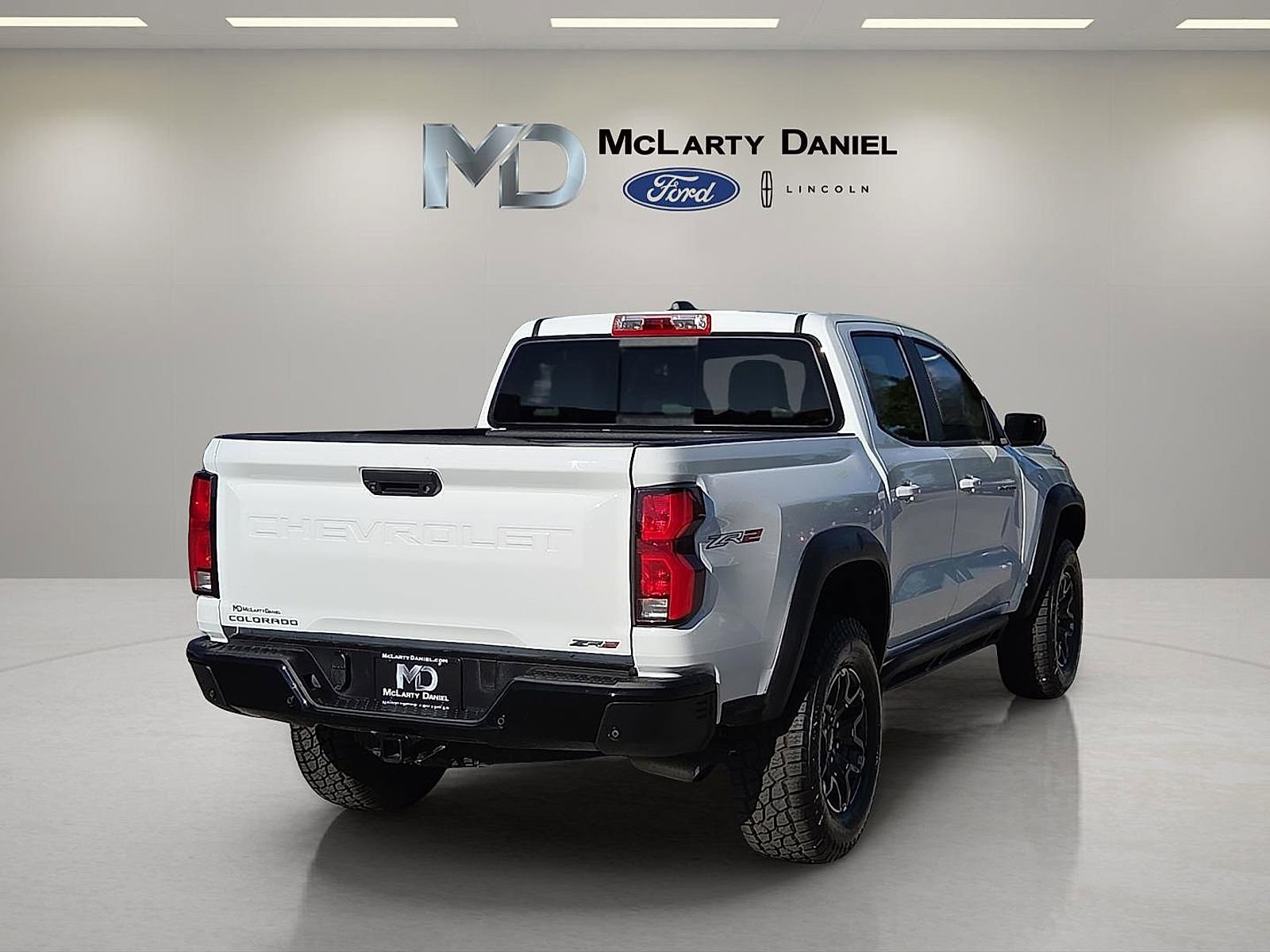 Used 2024 Chevrolet Colorado ZR2 w/ Technology Package AWD/4WD image 5