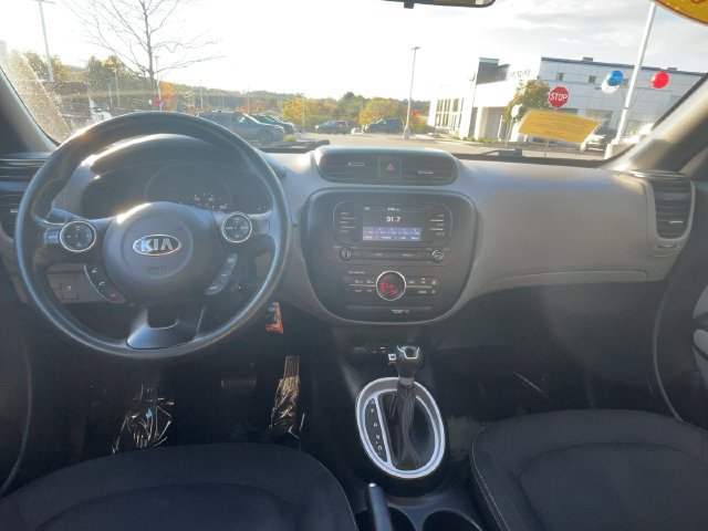 Used 2017 Kia Soul + FWD image 15