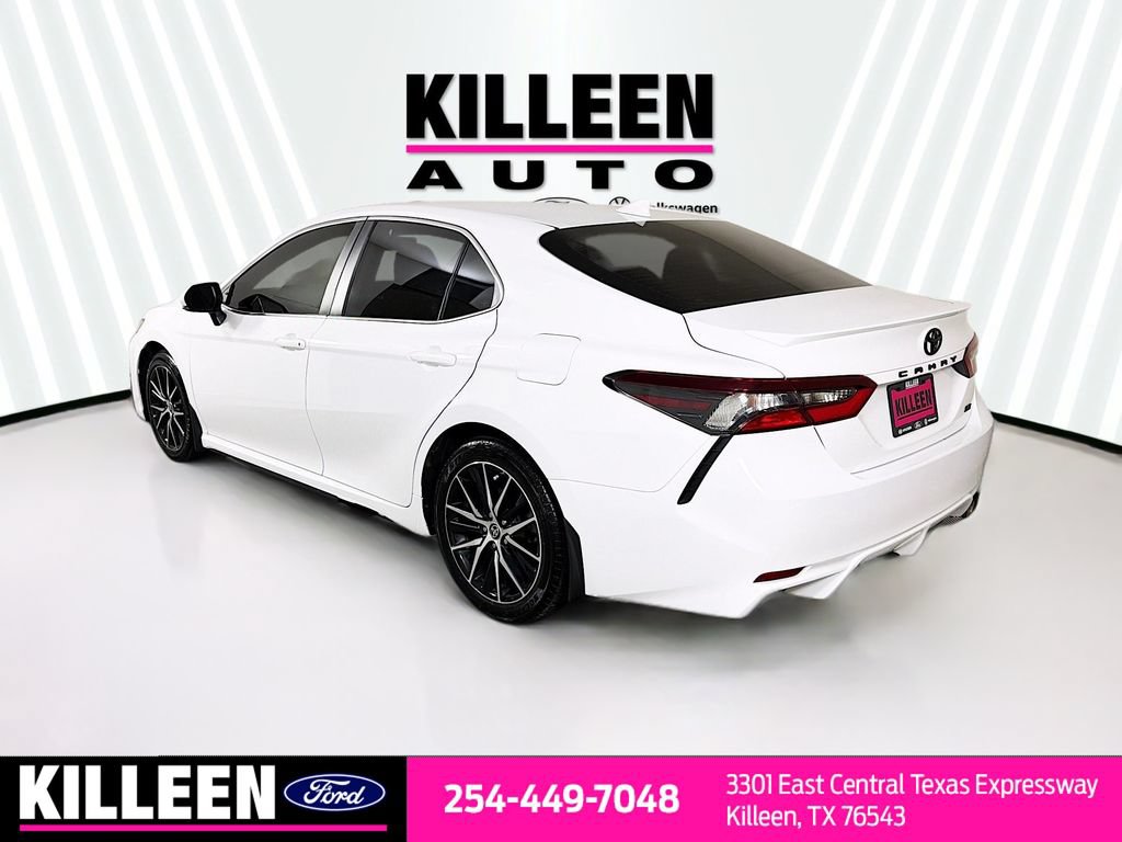 Used 2023 Toyota Camry SE FWD image 7