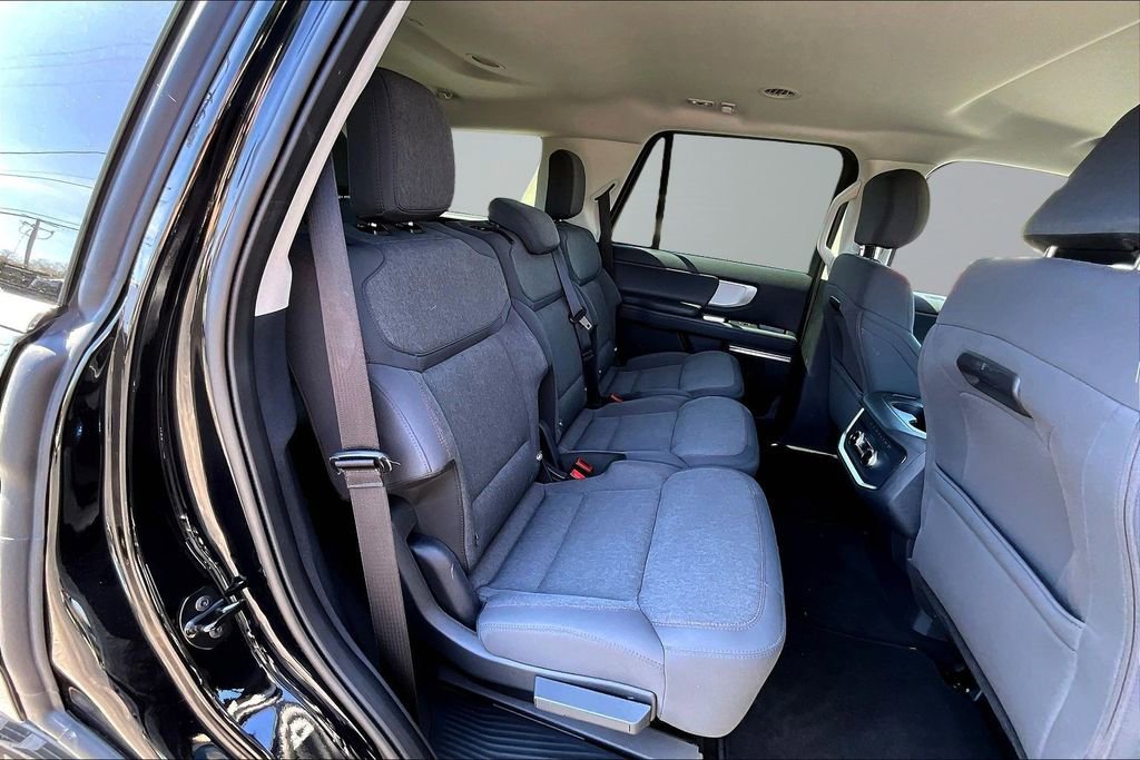 Certified 2025 Ford Expedition Active AWD/4WD image 25