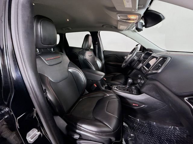 Used 2020 Jeep Cherokee Trailhawk w/ Technology Group image 26