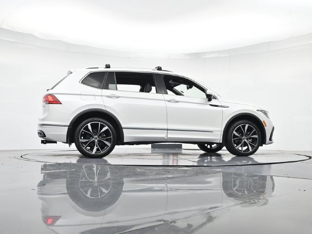 Used 2023 Volkswagen Tiguan SEL R-Line AWD/4WD image 29