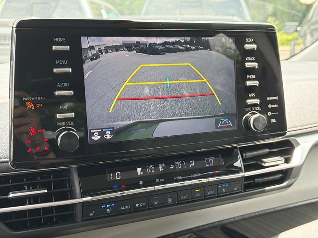 Used 2021 Toyota Sienna Limited FWD image 27