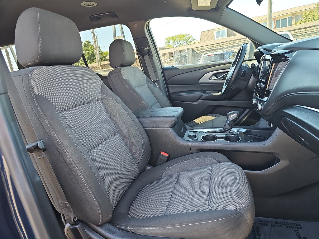 Used 2023 Chevrolet Traverse LT FWD image 10