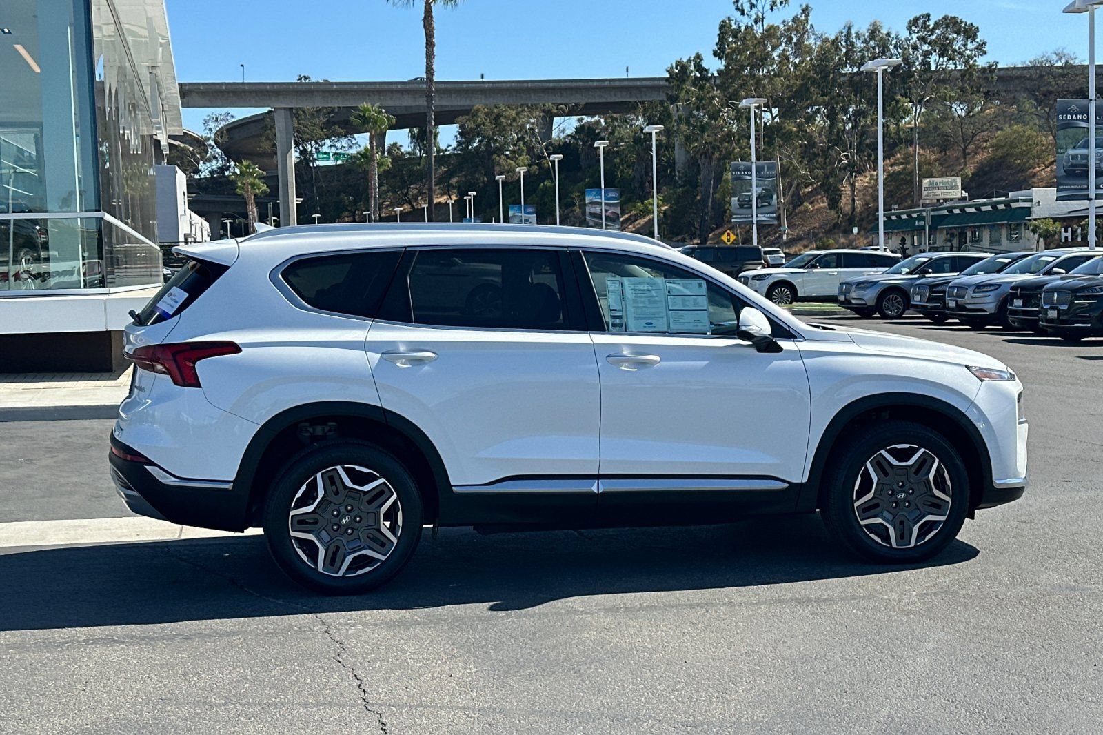 Used 2022 Hyundai Santa Fe Limited w/ Cargo Package AWD/4WD image 2