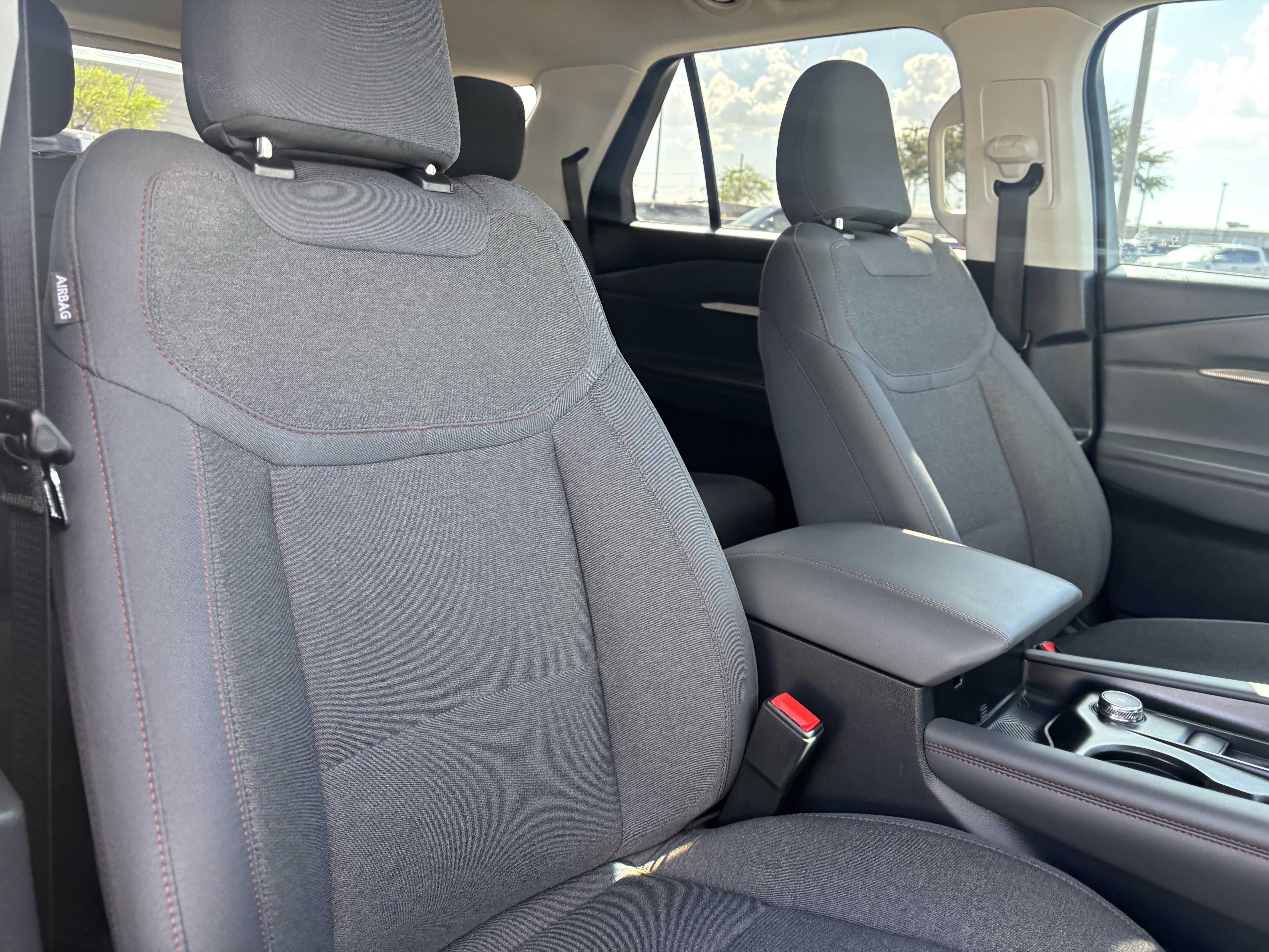 Certified 2025 Ford Explorer Active RWD image 27