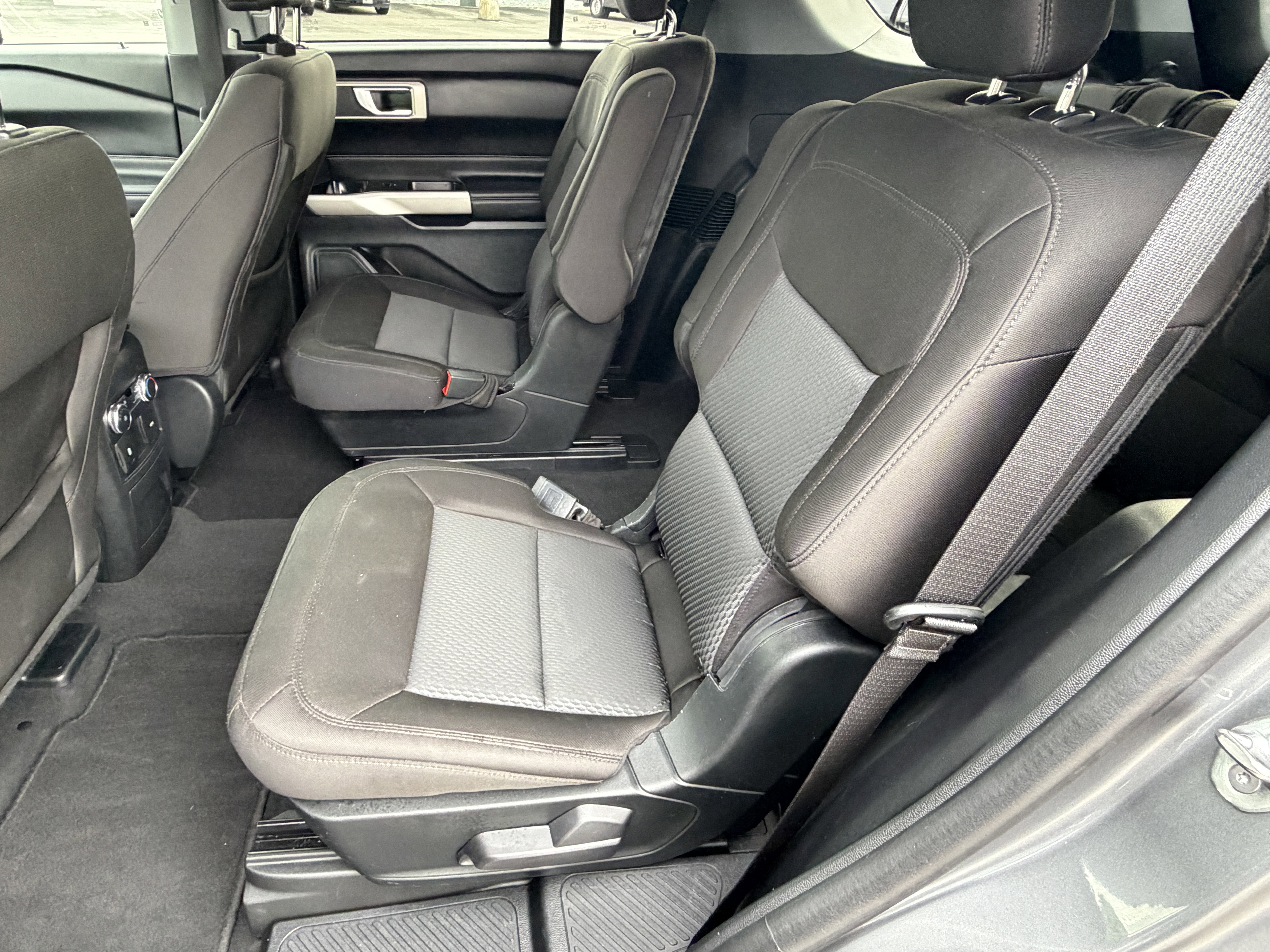 Certified 2022 Ford Explorer XLT RWD image 21