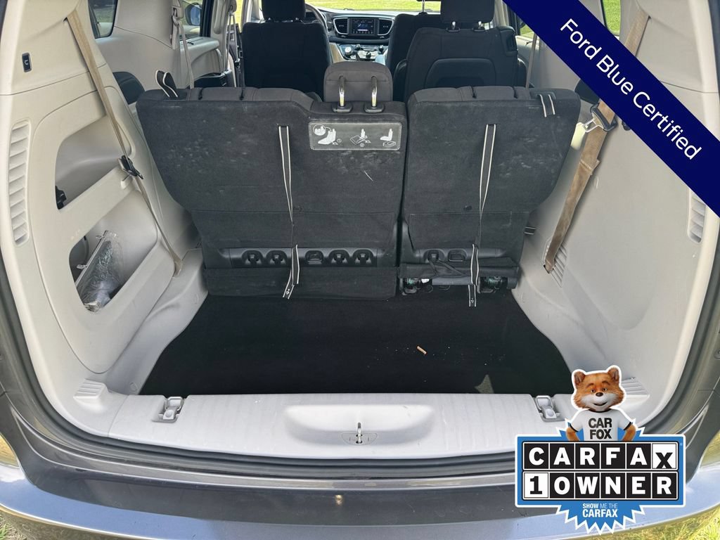 Used 2020 Chrysler Pacifica Touring FWD image 30