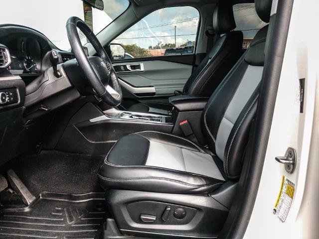 Certified 2023 Ford Explorer XLT w/ Equipment Group 202A RWD image 11