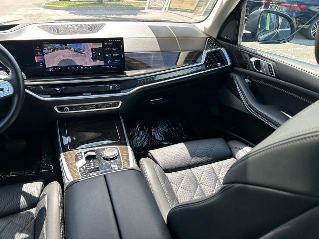 Used 2024 BMW X7 xDrive40i AWD/4WD image 11