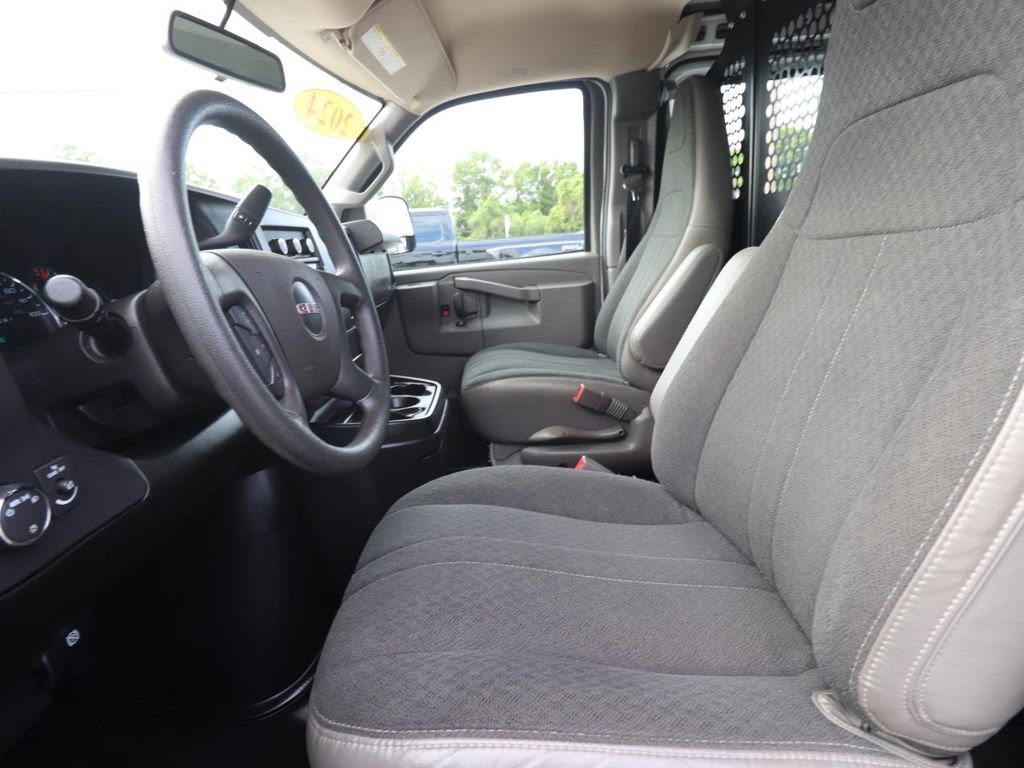 Used 2024 GMC Savana 2500 w/ Driver Convenience Package RWD image 2