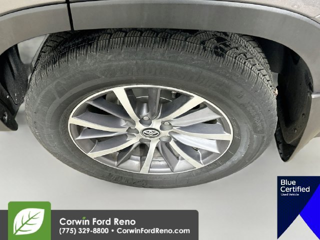 Used 2017 Toyota Highlander XLE AWD/4WD image 37