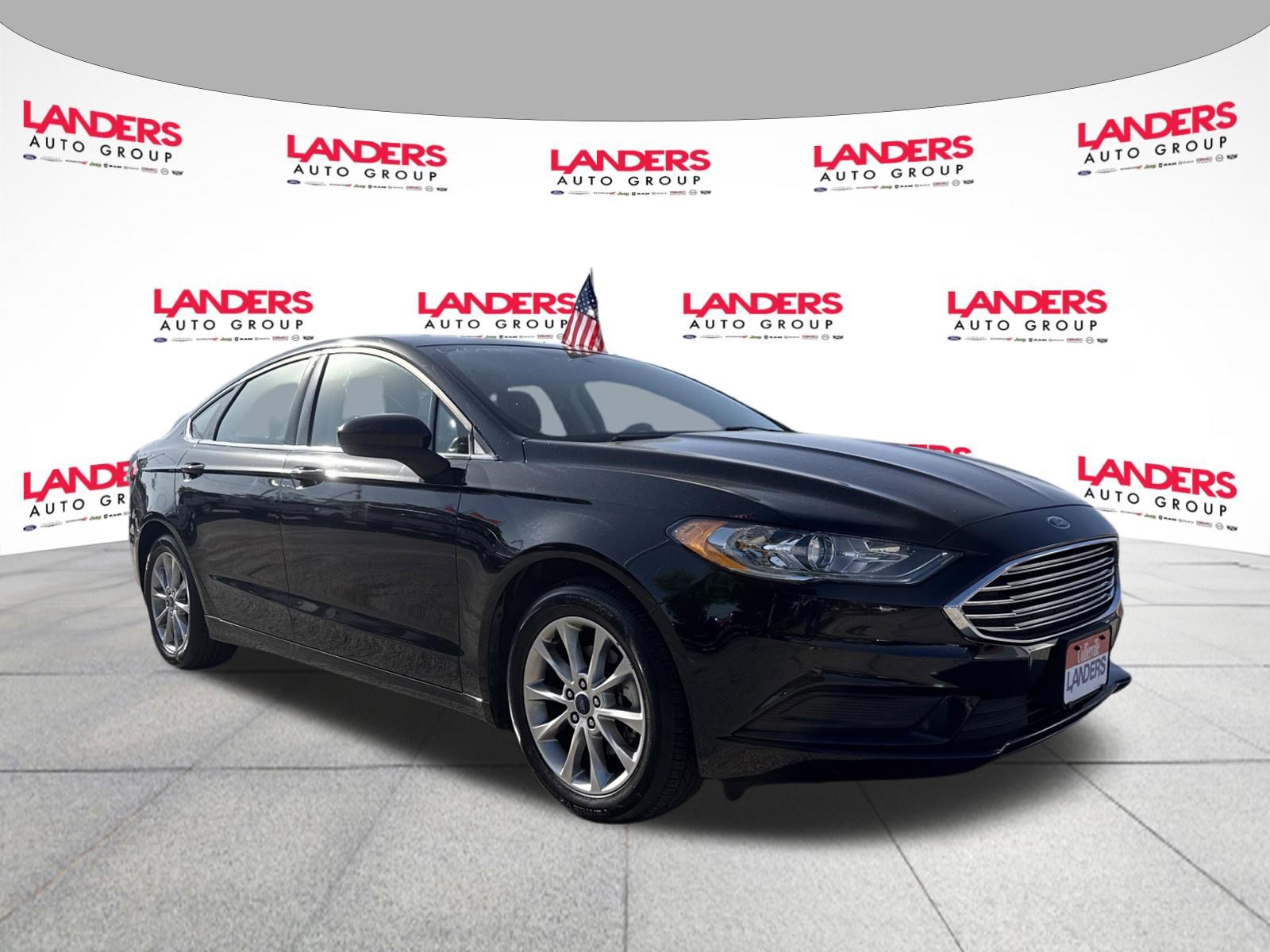 Certified 2017 Ford Fusion SE w/ Fusion SE Technology Package FWD image 1
