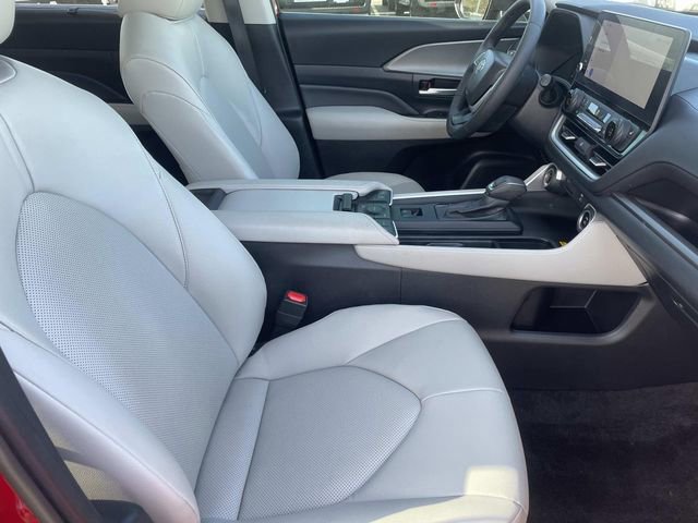Used 2024 Toyota Grand Highlander XLE image 36