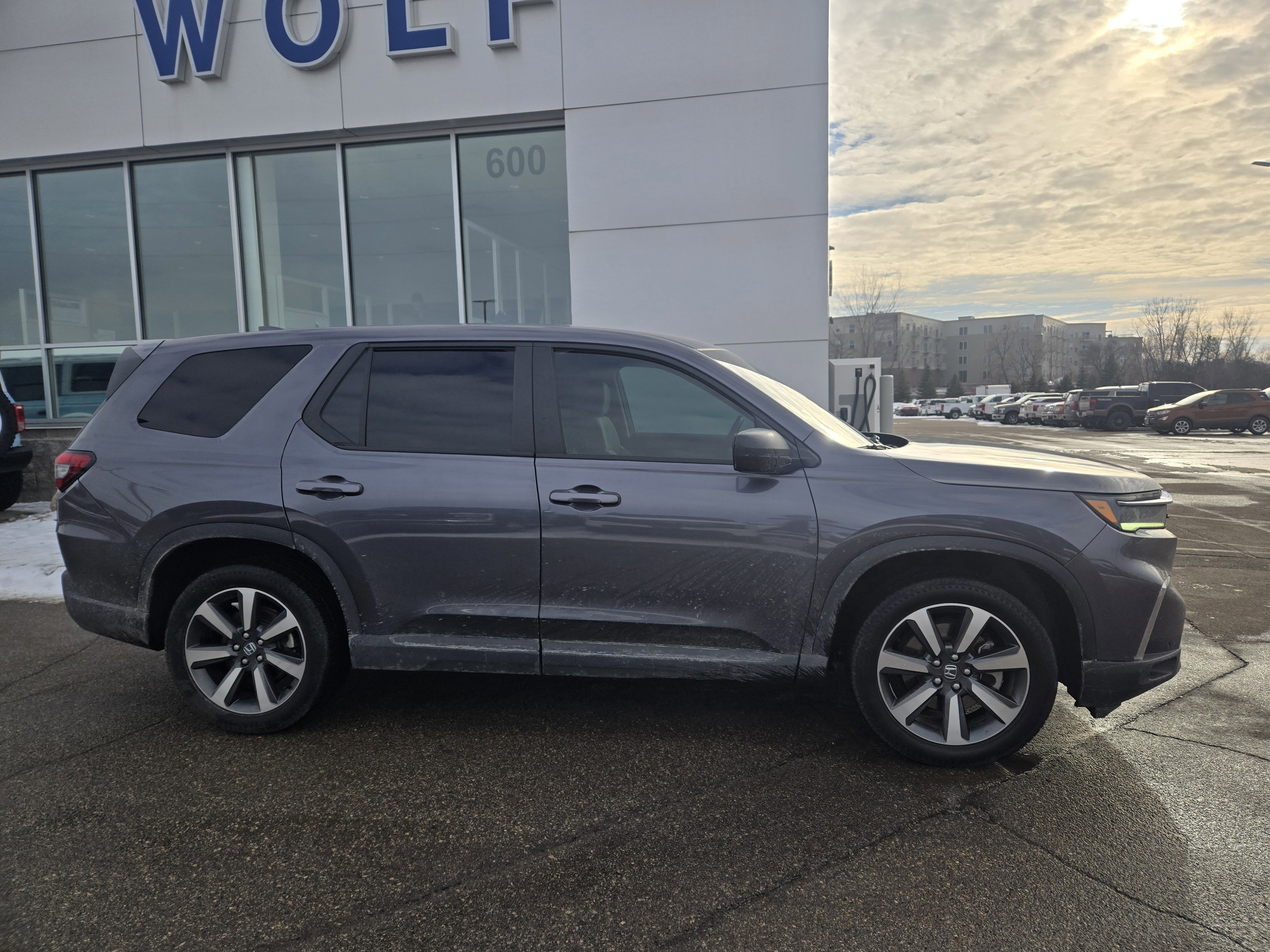 Used 2023 Honda Pilot LX image 6