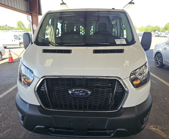 Certified 2025 Ford Transit 250 Low Roof w/ Exterior Upgrade Package RWD image 9