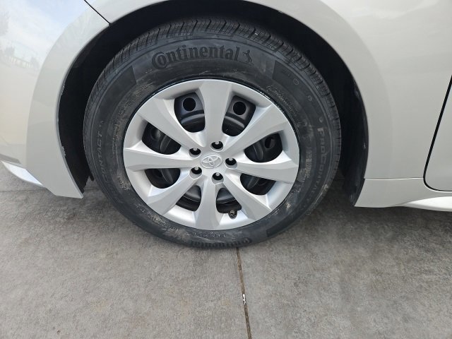 Used 2022 Toyota Corolla LE image 17