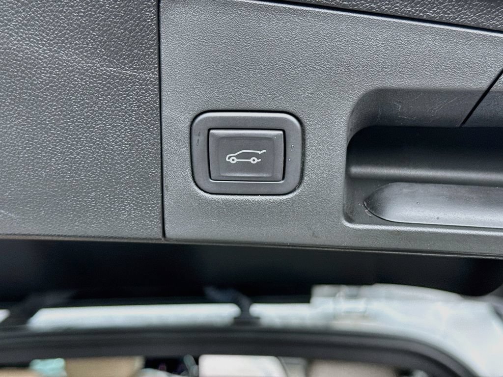 Used 2024 Cadillac XT4 Premium Luxury FWD image 31
